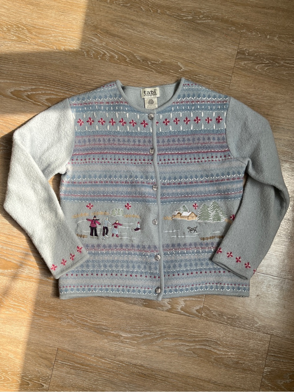 Vintage Embroidered Winter Motif Cardigan Sweater